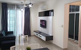 Newly Painted 3-Room Residence, Near Ioi City Mall, Upm, Uniten, Iukl