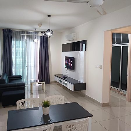 Newly Painted 3-Room Residence, Near Ioi City Mall, Upm, Uniten, Iukl Kajang Luaran gambar